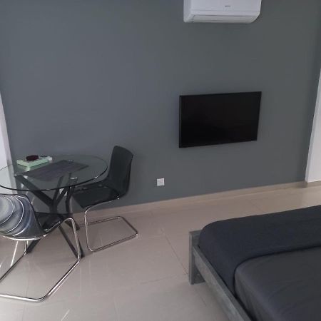 Modern Studio Apartment Armonia Court Paralimni Ngoại thất bức ảnh
