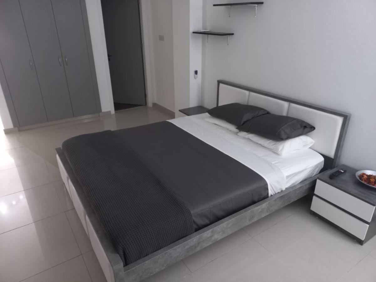 Modern Studio Apartment Armonia Court Paralimni Ngoại thất bức ảnh