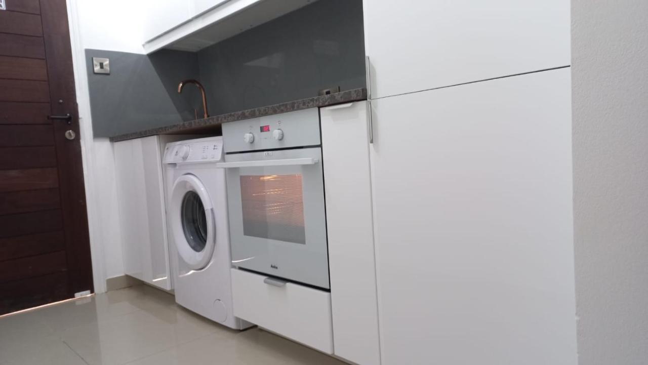 Modern Studio Apartment Armonia Court Paralimni Ngoại thất bức ảnh